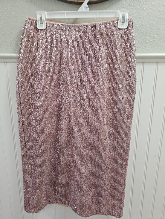 Vineyard Vines Dresses & Skirts - Vineyard Vines Rose Gold Sequin Midi Skirt